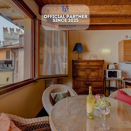 Desenzanoloft Official Partner Marriott Homes & Villas -Penthouse Never Say Never Sirmione Castle View Exteriör bild