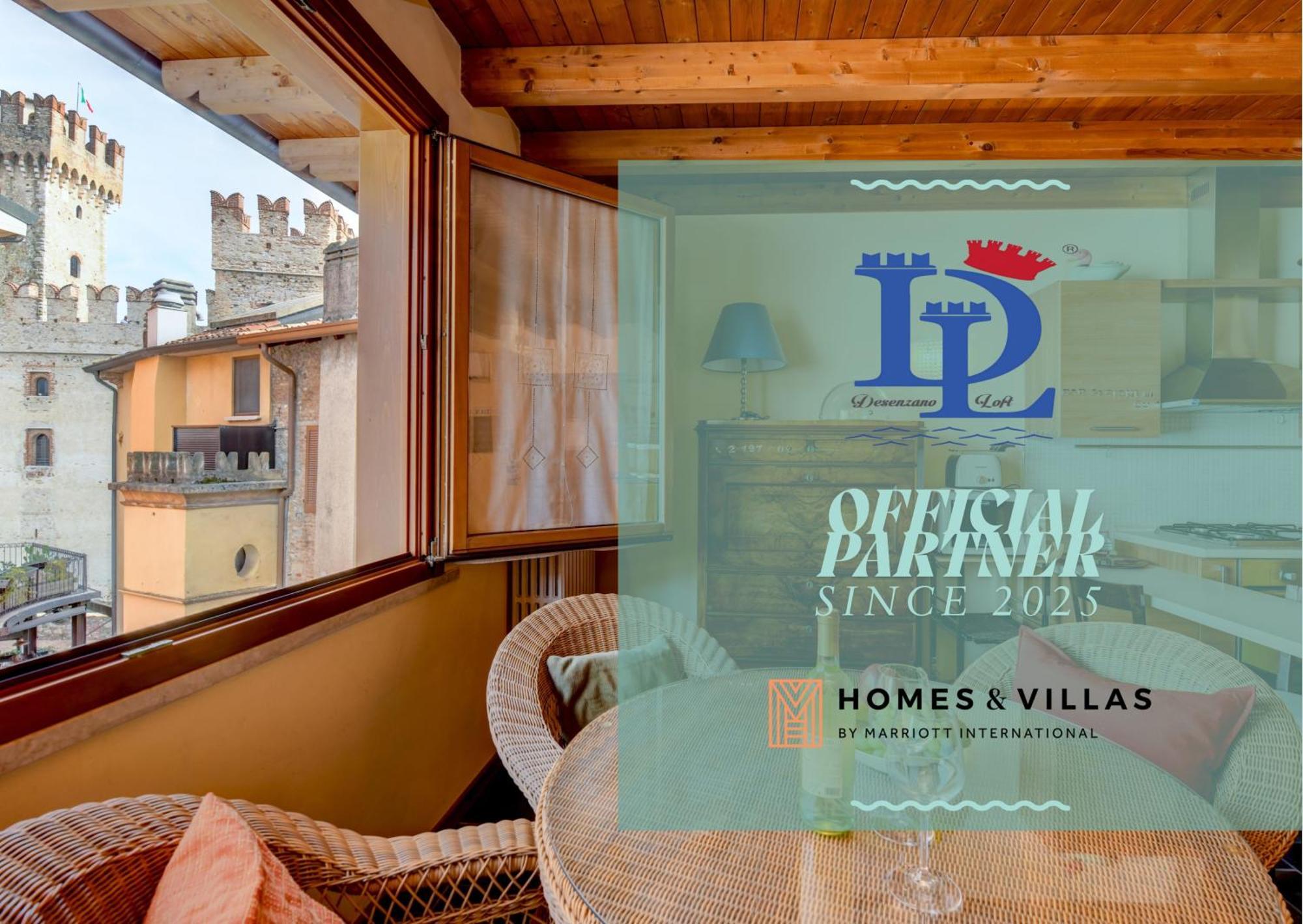 Desenzanoloft Official Partner Marriott Homes & Villas -Penthouse Never Say Never Sirmione Castle View Exteriör bild