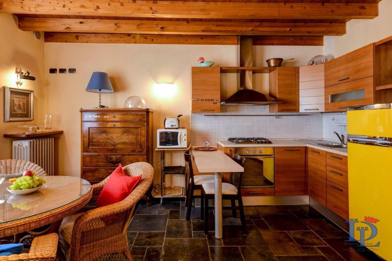 Desenzanoloft Official Partner Marriott Homes & Villas -Penthouse Never Say Never Sirmione Castle View Exteriör bild