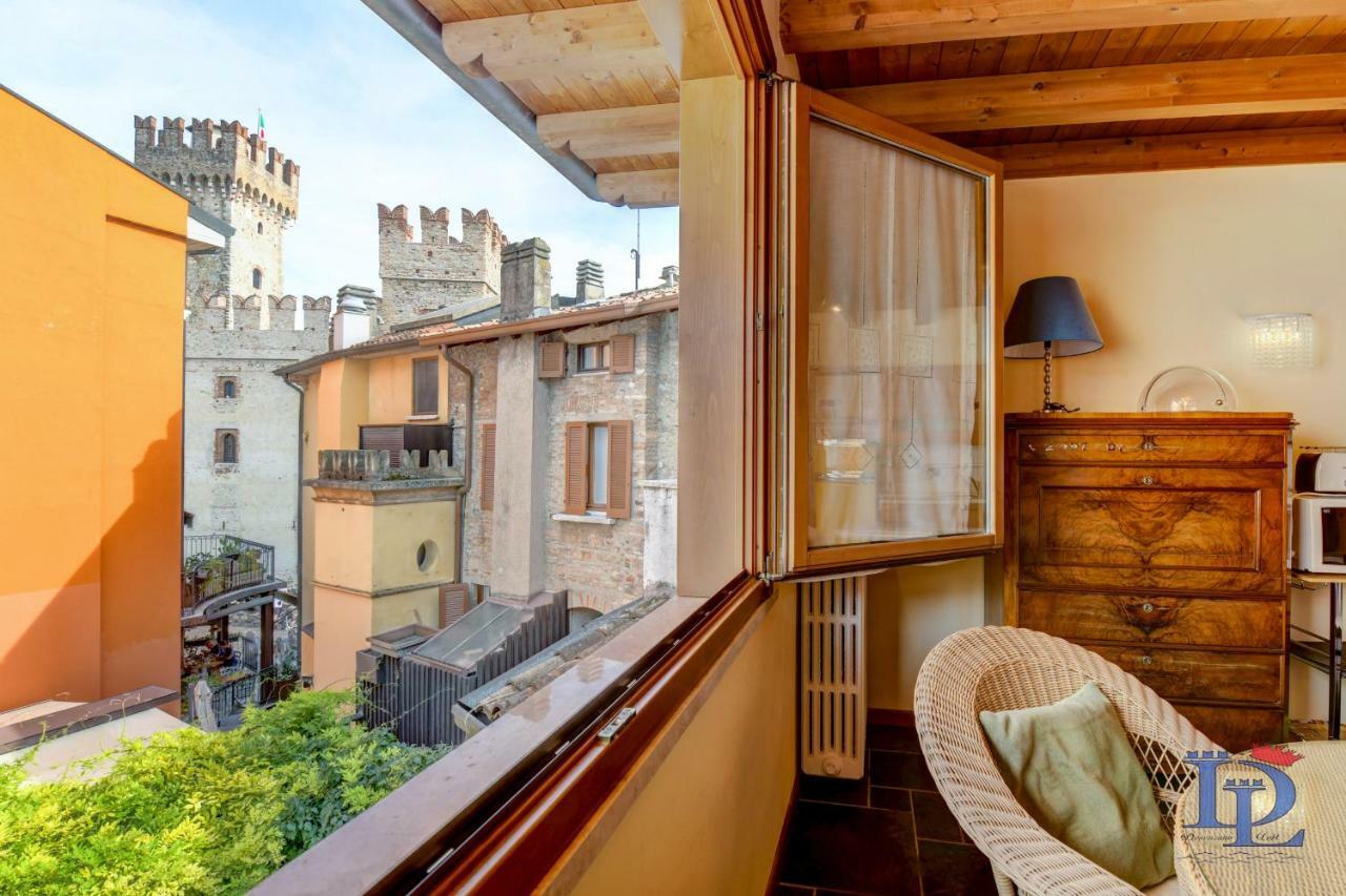 Desenzanoloft Official Partner Marriott Homes & Villas -Penthouse Never Say Never Sirmione Castle View Exteriör bild
