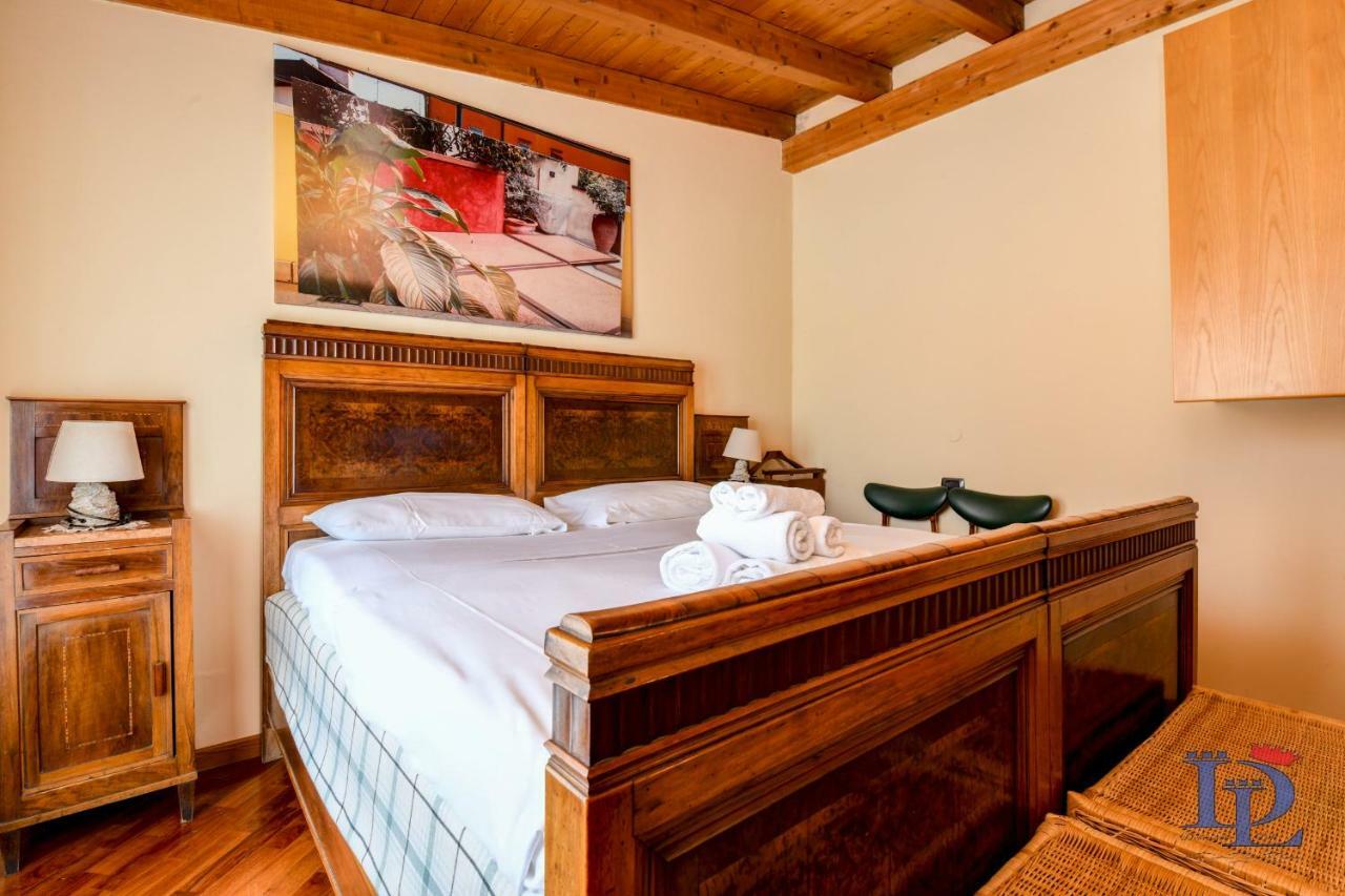 Desenzanoloft Official Partner Marriott Homes & Villas -Penthouse Never Say Never Sirmione Castle View Exteriör bild