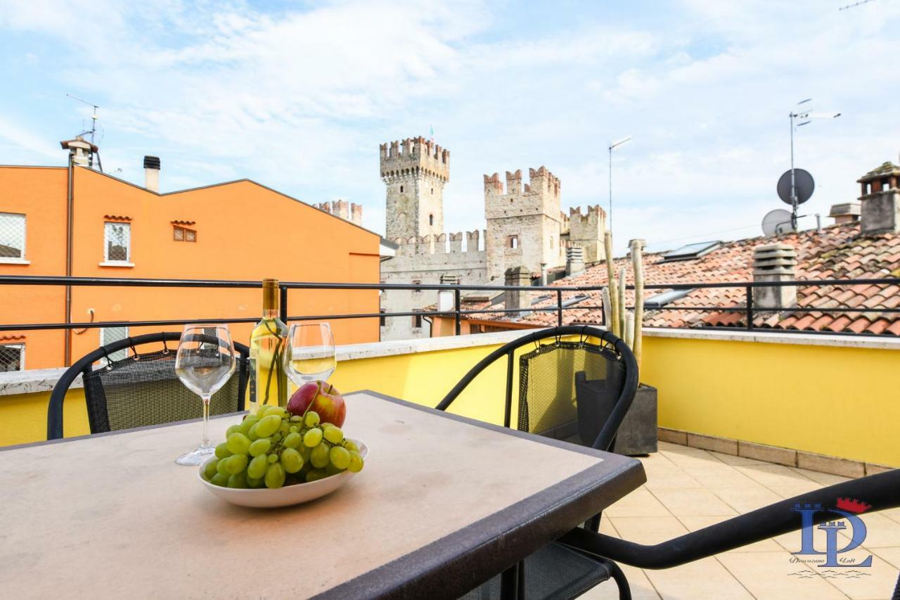 Desenzanoloft Official Partner Marriott Homes & Villas -Penthouse Never Say Never Sirmione Castle View Exteriör bild